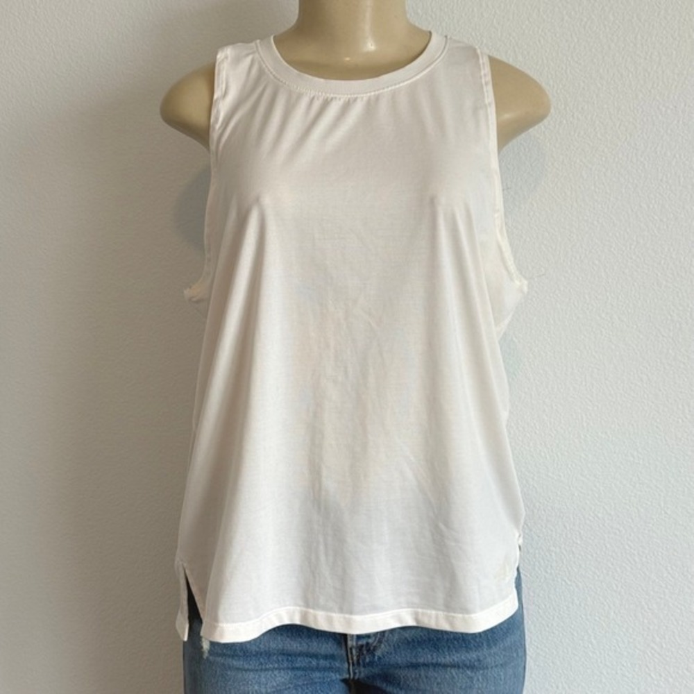 The North Face Tank Top M White Athletic Hiking Sleeveless Performance‎ Shirt